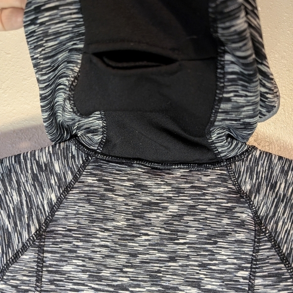 AVALANCHE 1/4 zip hoodie with pony tail & finger holes size Medium  color 🖤 🩶 - Picture 4 of 14